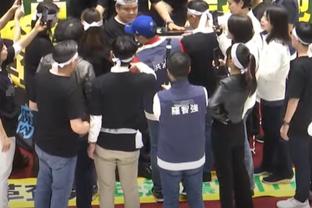 官方：上演首秀后，19岁日本前锋福田师王球衣挂上门兴主场通道